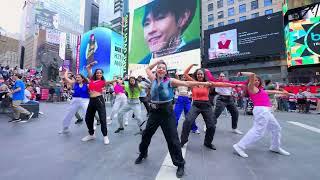 IN LOVE - Times Square Flash Mob | T Series Official| Guru Randhawa | Rajakumari