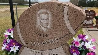 MURDER SUICIDE - Grave of Steve "Air" McNair.