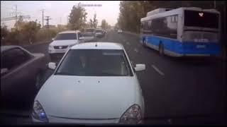 r/IdiotsInCars - Idiot on the wrong side of the road gets mad