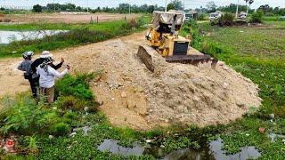 New Project!! Large Size Landfill Up With Skills Operator KOMAT'SU D58P Bulldozer And Team DumpTruck