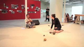 Avant le monde et après (objets d'outres espèces), Performance de Chloé Maillet et Louise Hervé