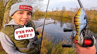 Cet enfant me montre sa meilleur technique pour pêcher du brochet en Hiver !!!