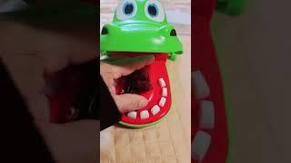 SWEET DATES FOR CROCODILE #viralshort #crocodileteeth #asmr #youtubeshorts #howto