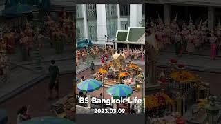 Have you ever seen so many dancers in Erawan Shrine? / Bangkok