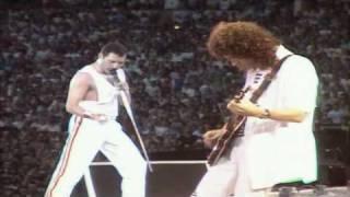 Queen - I Want To Break Free (Live At Wembley)