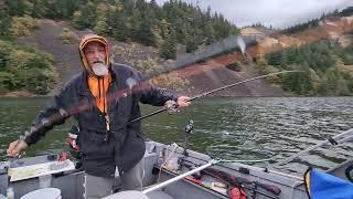 How to lose a Chinook fishing  with two poles, hooked another right after.