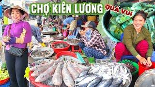 Bất Ngờ Đi CHỢ KIÊN LƯƠNG, KIÊN GIANG, Phát Hiện Ở Đây Quá Rộng Lớn Và Hải Sản Rất Nhiều