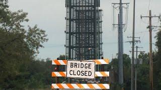 Magnet Fishing Closed Bridge In One Of Illinois' Most Dangerous Cities #magnetfishing