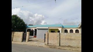 En venta casa en Higuey con 8 habitaciones y 1,100 metros de solar. 809-974-2565