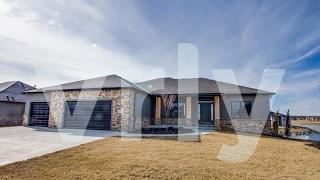 VRLY // 4 beds 4 baths 3,895 sqft // Lincoln, NE 68527