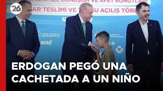  ERDOGAN le pegó una CACHETADA a un NIÑO por no darle un BESO EN LA MANO | #26Global