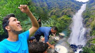 Bde Waterfall Ke Pas Ki Cooking || Pahadi Lifestyle Vlog || Cool pahadi