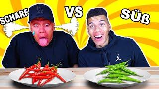 SCHARFES ESSEN VS SÜßES ESSEN CHALLENGE !!! | Kelvin und Marvin