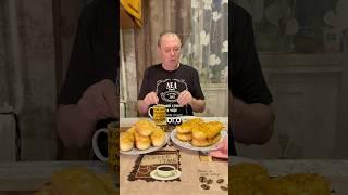 Кто приготовит пирожки вкуснее? Я или бабушка? #рецепты #бабушка #дедушка #еда #пирожки #вкусно