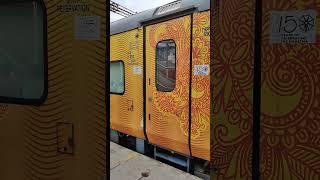 Tejas Rajdhani Express Automatic Doors close #youtubeshorts #shorts #viralshort #tejasrajdhani