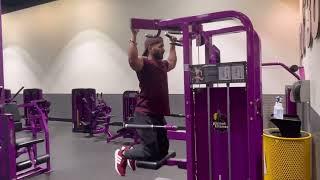Planet Fitness Pull Up Machine - How to use the pull-up chin up Machine