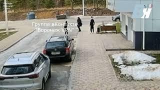 Два подростка напали на соседку в Воронежской области