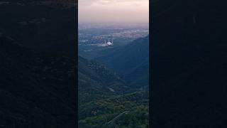 Stunning View of Faisal Masjid with Inspiring Hadith on Good Manners!