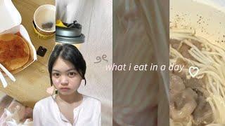 what i eat in a day!  *realistic*