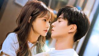 The Most Popular Guy In School Loves Her But She Doesn't Realize It | Recap