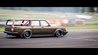 Volvo 240 station wagon drift car