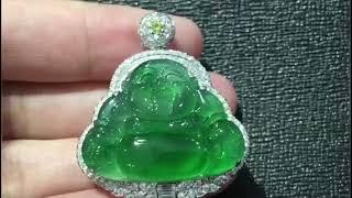 翡翠直播， 缅甸翡翠珠宝【义昌丰公司】翡翠高冰绿佛，种老水足，浓郁的菠菜绿色，非常耐看，上身特别大气！尺寸:34-30-11.8mm，裸石21-27.5mm。