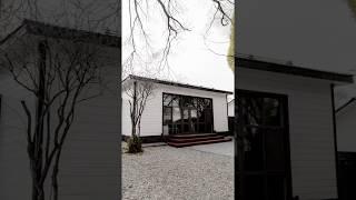 веранда у водоема в городе Лобня на 25 человек. Зелёный берег.