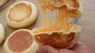 Bánh mì dẹt nhân phô mai tan chảy copy bánh phô mai Đà Lạt | Melty Cheese-Stuffed Buns