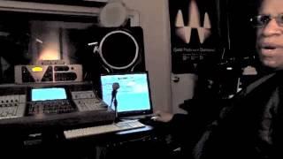 JAMBOX Entertainment Microphone Demonstration: Neumann U87 vs. Blue Cactus