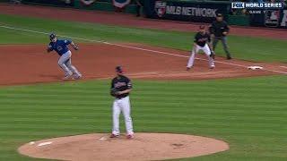 WS2016 Gm7: Schwarber takes off and swipes second