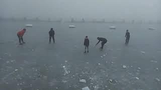 #viral Dal lake  forzen kahamiri  people walking on Frozen lake  -8.4 tempature. 2021