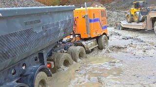 RC Trucks Work on EPIC Mud Construction Site - MUST SEE! 