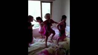 Kids dance