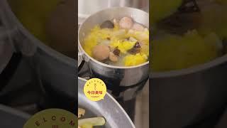 独居美食日记24/02/19                                      1️⃣鸡腿肉炒卷心菜     2️⃣黑木耳平菇冬瓜娃娃菜贡丸汤