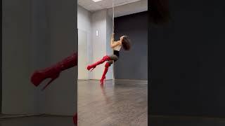 2 simple heels pole combos for your to try#polecombo #poledance #polemoves #poledancersofig