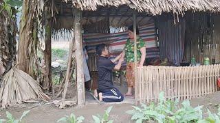 Tien knelt down and asked his wife to give him the red book of his newly purchased house