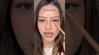 Makeup trick for bigger eyes 