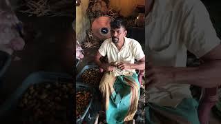 Sri Lanka.Табачку не желаете? Tobacco sale.