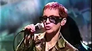 Eurythmics - Here Comes The Rain Again/Ball & Chain/Sweet Dreams (medley)