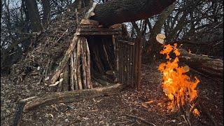 Secret hideout in the wilderness that no one can find! Bushcraft survival in the woods, shelter