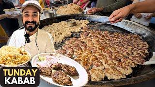 TUNDAY KABABI Lucknow के मशहूर गलावटी कबाब | Making & Review by Virtual Banjara |Lucknow Street Food