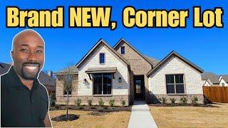 Must-See Single Level Midlothian Home with 3 Car Garage