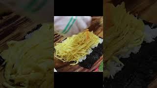 속터지게?! 꽉꽉 채워주는 계란 폭탄 김밥! 시장에서 제일 인기있는 김밥집 KIMBAP / Korean street food