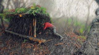 Camping alone building my survival shelter. Bushcraft. Camping in the rain