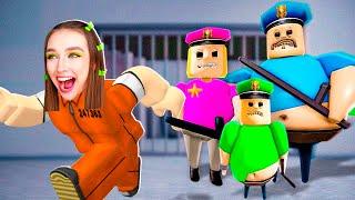 ПОБЕГ от ВСЕЙ СЕМЬИ БАРРИ в ROBLOX !  ВОНЮЧКА БАРРИ РОБЛОКС