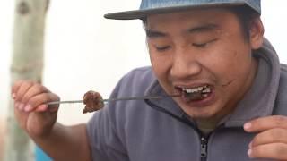 Whe He Hold A Lamb? Poor Lamb was made into mutton skewer, Nice taste|Wild cooking