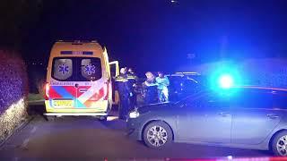 auto vliegt uit de bocht en komt in heg terecht in oosterbeek.