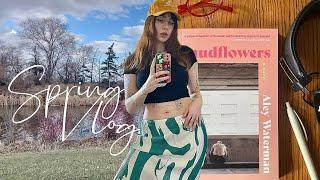 VLOG  Spring Cleaning, Reading Picnic, and Poetry Chats