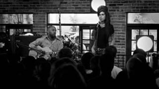 Amy Winehouse - Back To Black (Live Acoustic at SXSW)