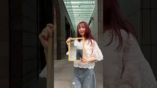 I tried connecting in Marunouchi using a green screen with my smartphone in hand!